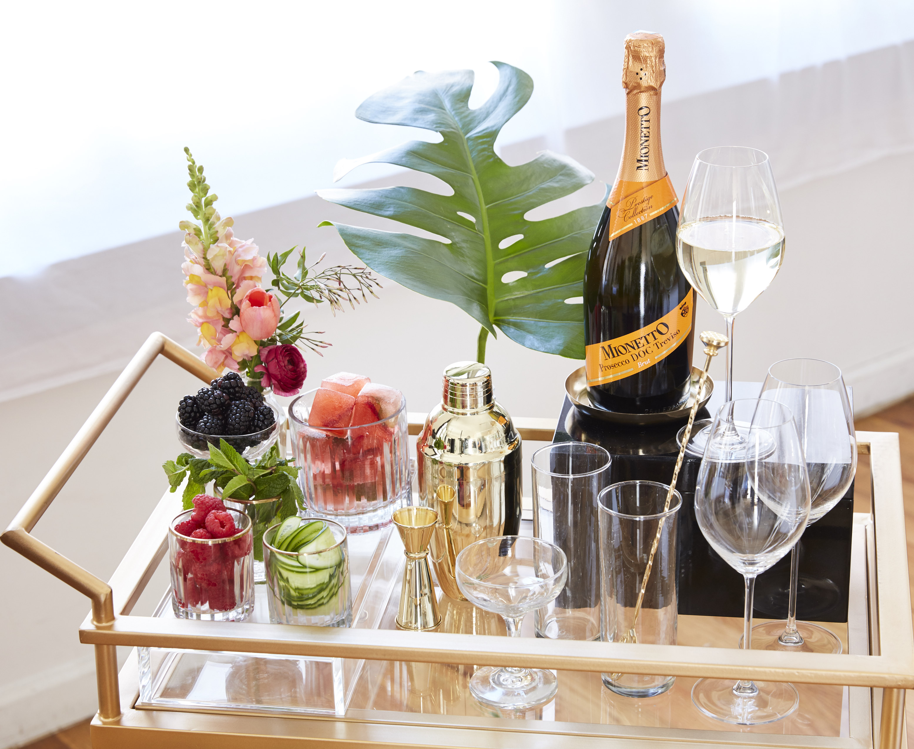 How to Make a Mimosa Bar - The Art of Food and Wine