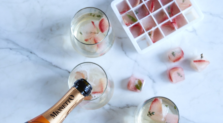 Try This Recipe for Frozen Prosecco Ice Cubes - MomTrends