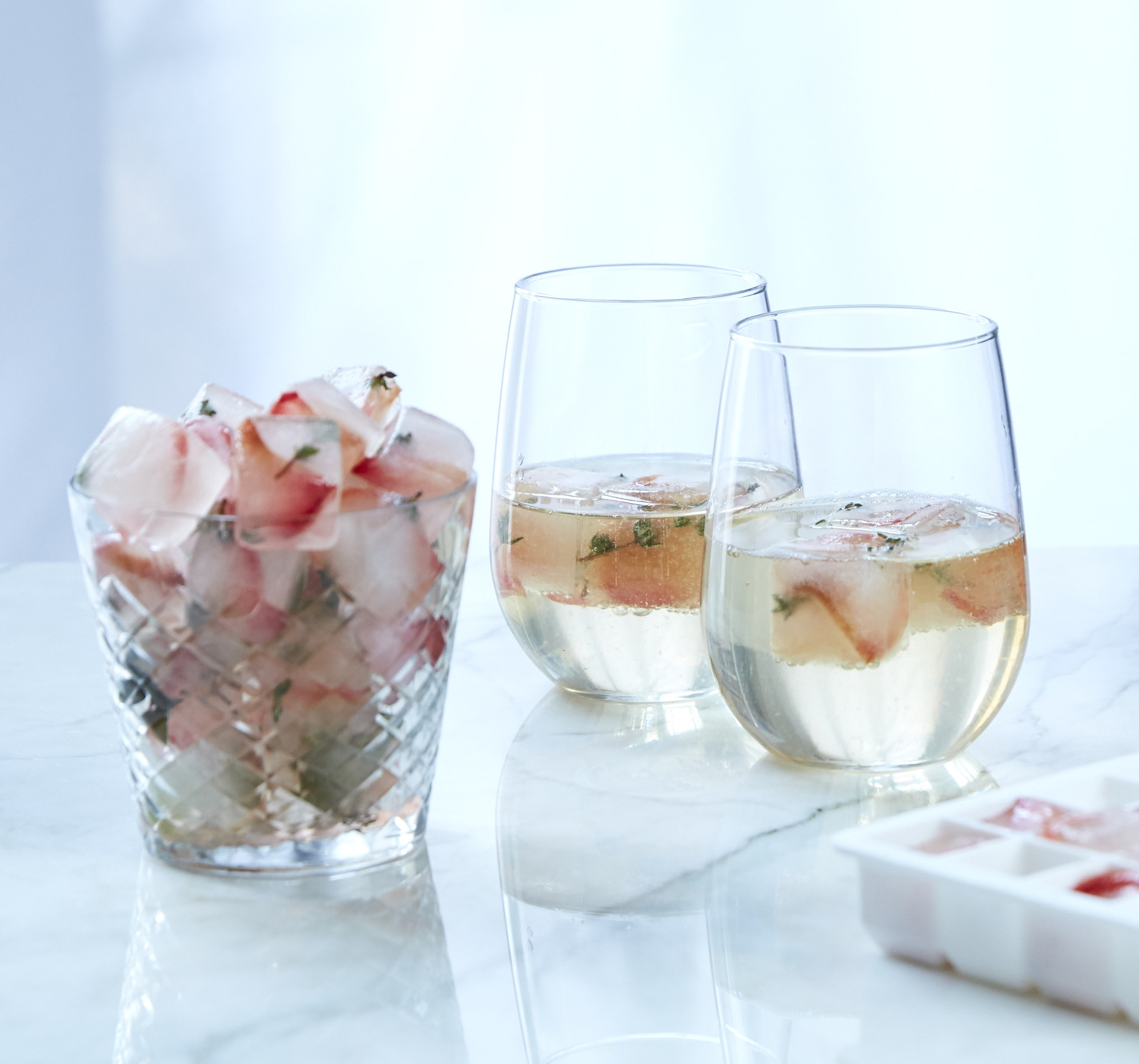 Try This Recipe for Frozen Prosecco Ice Cubes - MomTrends